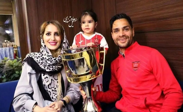 عکس بازیکن های پرسپولیس با همسرانشان