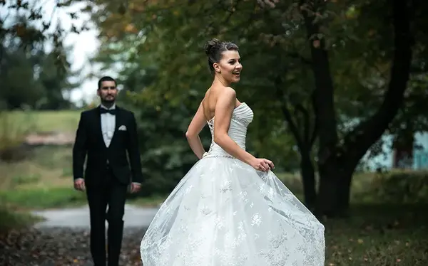 عکس عروس و داماد در حال رقص