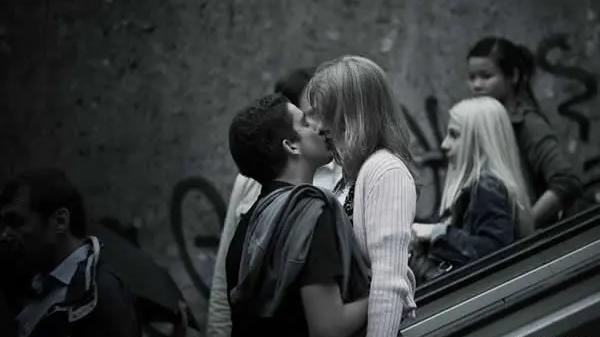 عکس عاشقانه بدون متن بغل خارجی