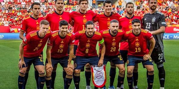 عکس لباس فوتبال اسپانیا