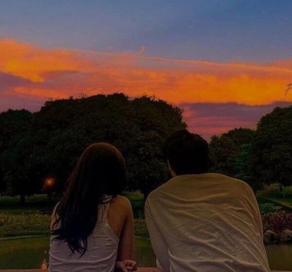 عکس از غروب افتاب دخترانه