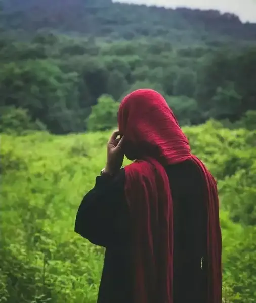 عکس دختر از پشت غمگین