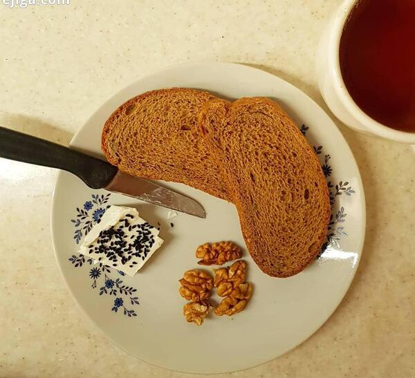 عکس یک قوطی کبریت پنیر