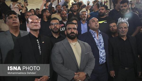 عکس خلیل عقاب با فیل