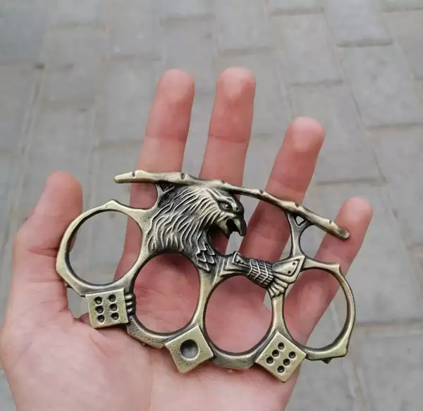 عکس چاقو عقابی