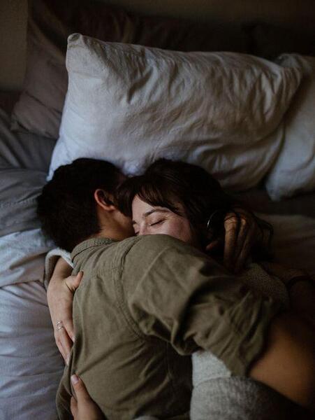 عکس عاشقانه زن و مرد در بغل هم