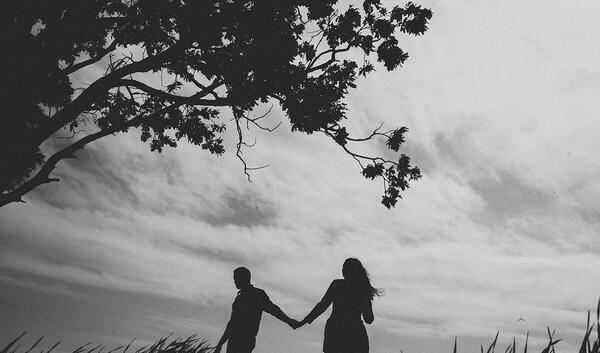 عکس عاشقانه سیاه و سفید برای پروفایل
