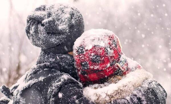 عکس عاشقانه زمستانی برای پروفایل