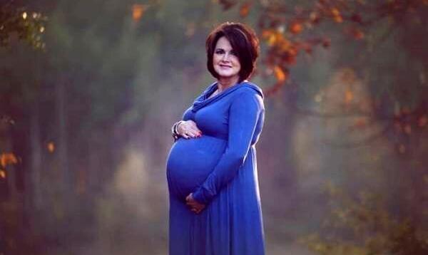 عکس عاشقانه زن و شوهر بارداری