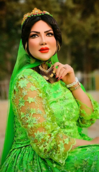 عکس عروس با لباس محلی لری