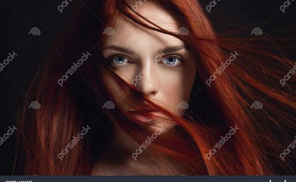 عکس پس زمینه دختر قوی
