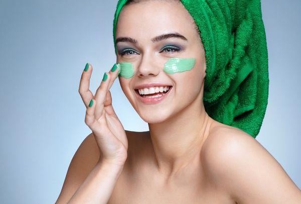 عکس دختر روی قوطی روغن نباتی بهار