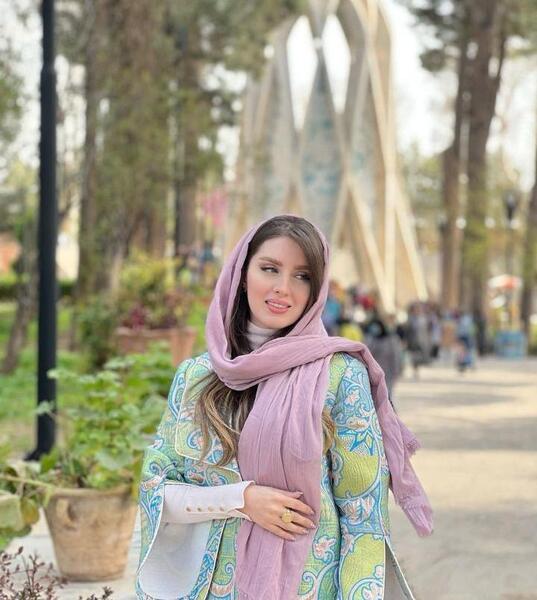 عکس های قدیمی یاسمین کلاهان