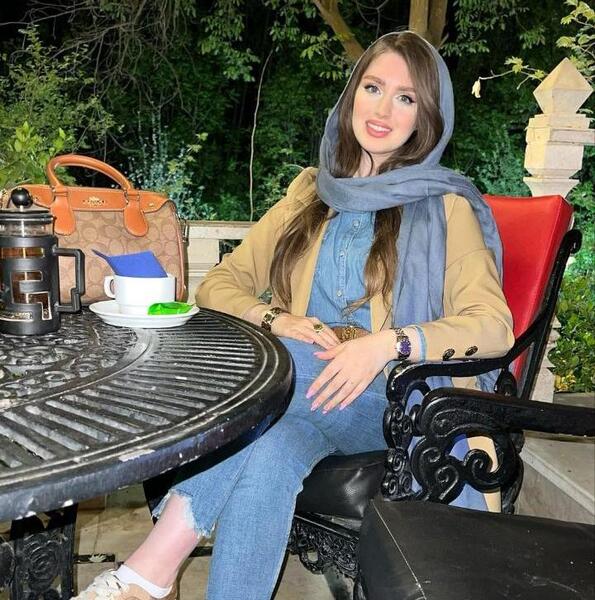 عکس های قدیمی یاسمین کلاهان
