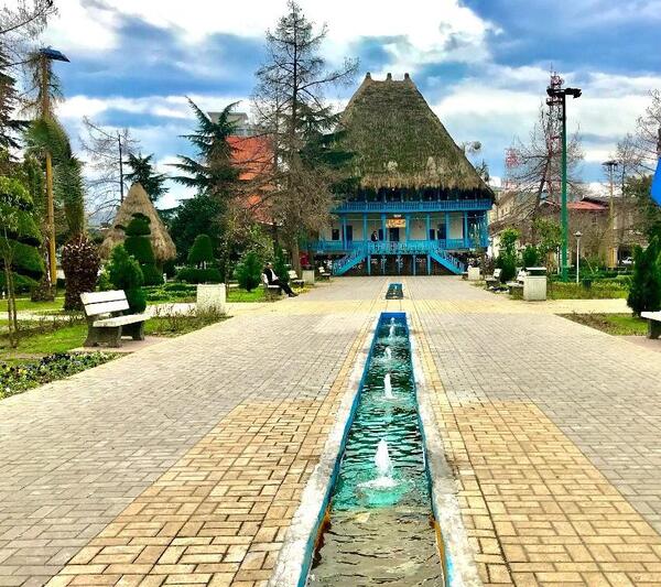 عکس قدیمی دور استخر لاهیجان