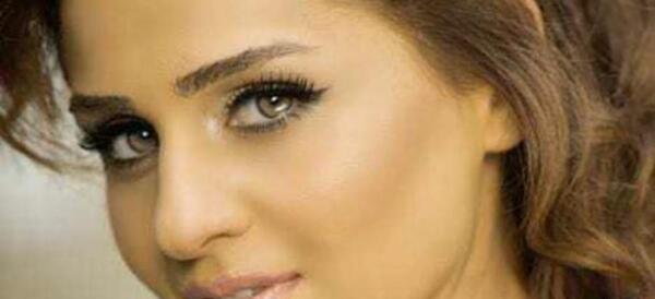 عکس قدیمی گونل خواننده ترکیه