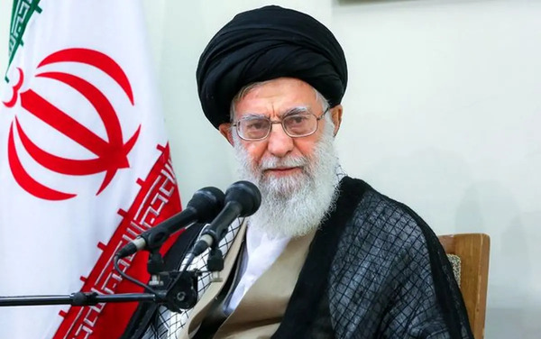 عکس قدیمی از رهبر