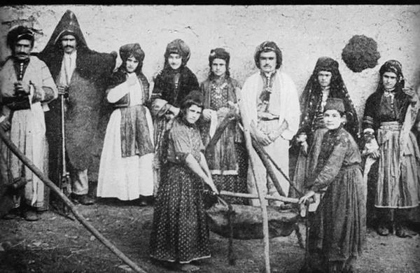 عکس قدیمی زنان کردستان