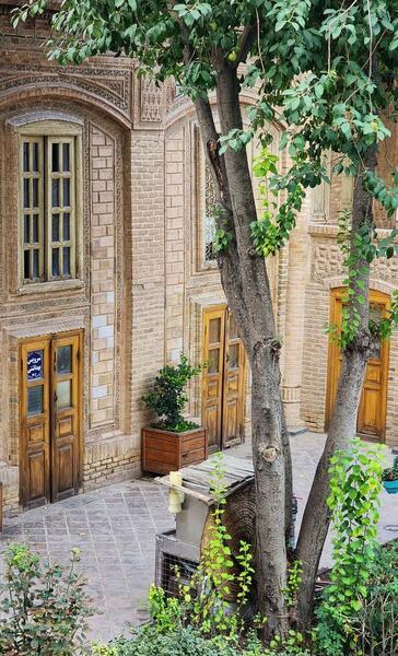 عکس حیاط قدیمی زیبا