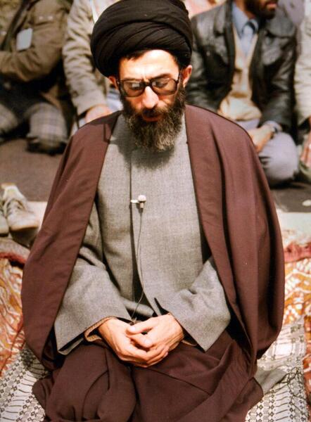 عکس قدیمی از رهبری