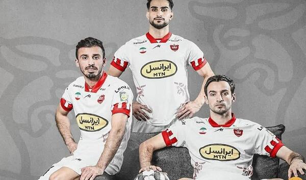 عکس فوتبال پرسپولیس و تراکتور