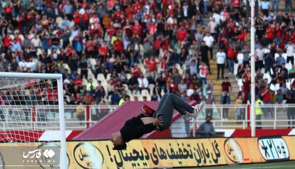 عکس فوتبال پرسپولیس و تراکتور