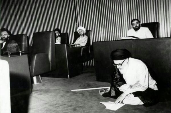 عکس قبر آیت الله طالقانی