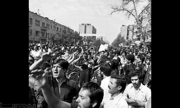 عکس قبر آیت الله طالقانی