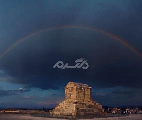 عکس قبر کوروش برای تصویر زمینه