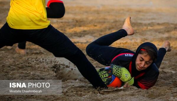 عکس فوتبال ساحلی زنان