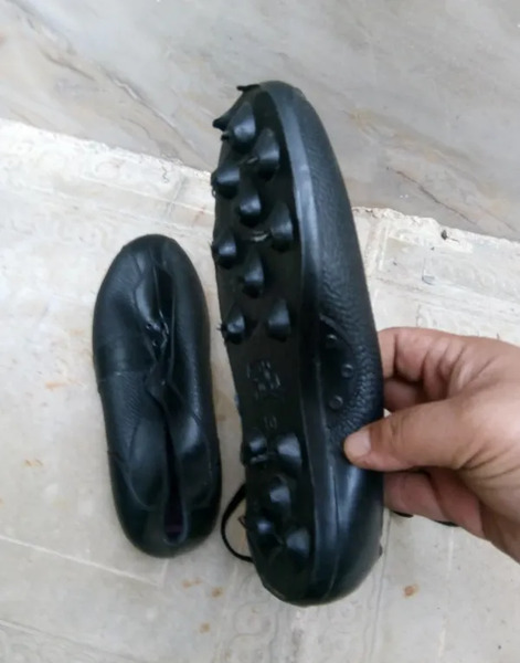 عکس کفش فوتبال قدیمی
