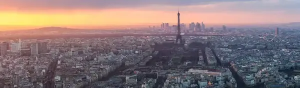 عکس داخل برج ایفل فرانسه