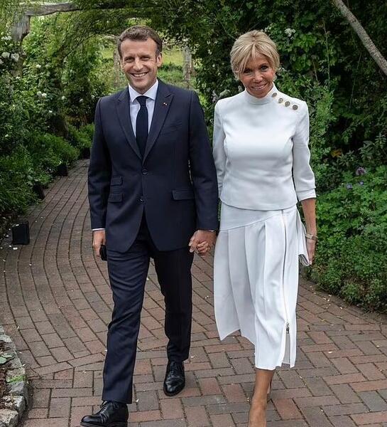 عکس رئیس جمهور فرانسه با همسرش