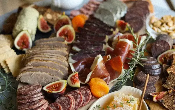 عکس بشقاب صبحانه فرانسوی