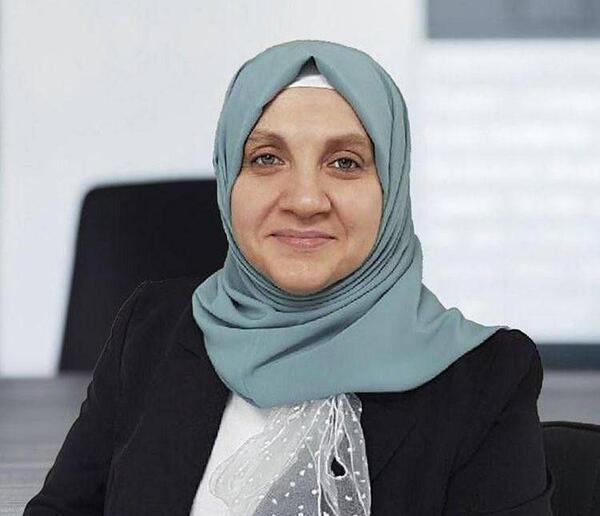 عکس کارمند زن سفارت فرانسه