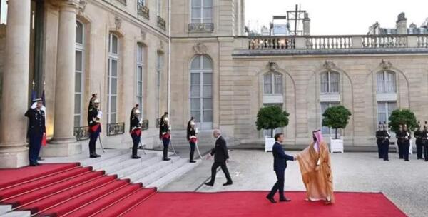 عکس خانه بن سلمان در فرانسه
