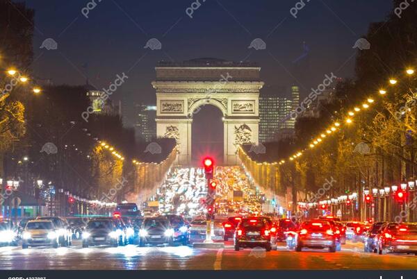 عکس از خیابان شانزلیزه فرانسه