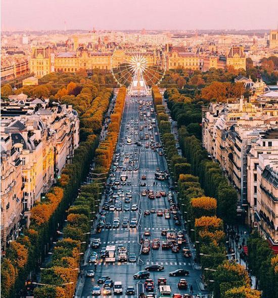 عکس از خیابان شانزلیزه فرانسه