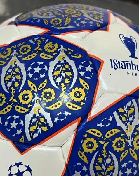 عکس توپ فوتبال لیگ قهرمانان اروپا