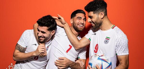 عکس پشت صفحه فوتبالی