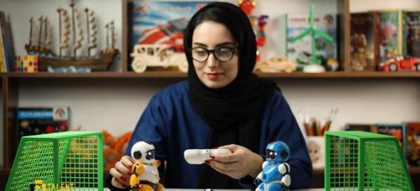عکس بازیکن فوتبال رباتی واقعی