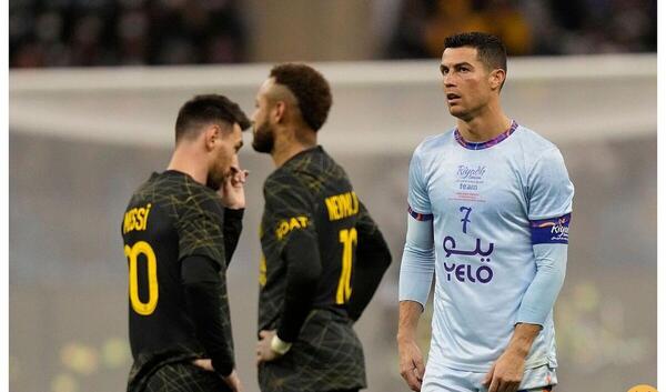 عکس فوتبال رونالدو با مسی