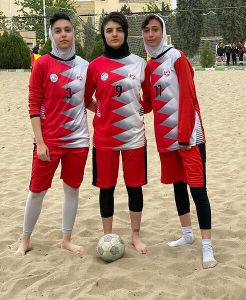 عکس کلاس فوتبال دخترانه