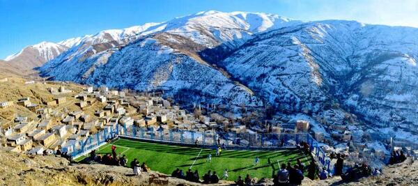 عکس چمن فوتبال طبیعی