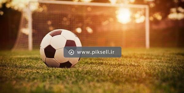 عکس توپ فوتبال چمنی