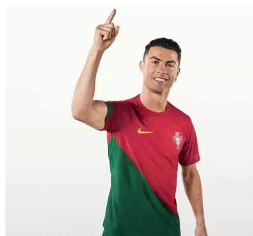 عکس لباس تیم فوتبال پرتغال
