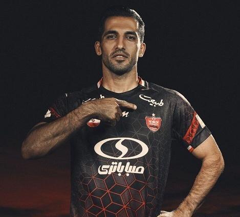 عکس لباس فوتبال پرسپولیس