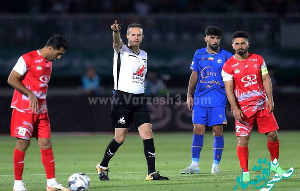 عکس بازی فوتبال استقلال و پرسپولیس