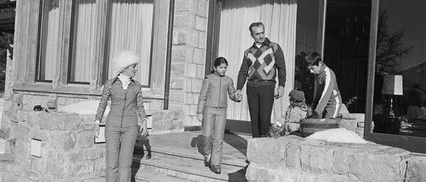 عکس نوشته کلبه فامیلی