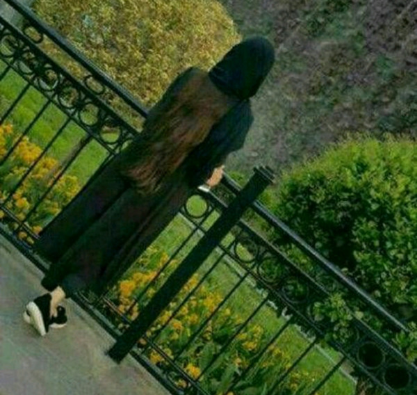 عکس فیک دخترونه تو باغ